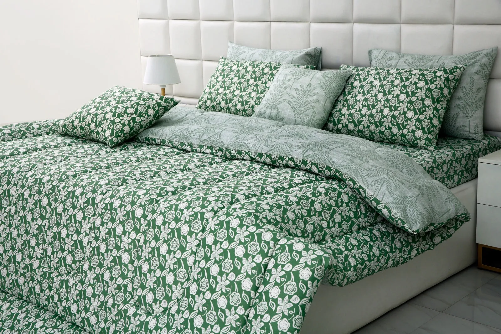 8 PCs Winter Comforter Set-Calla lily