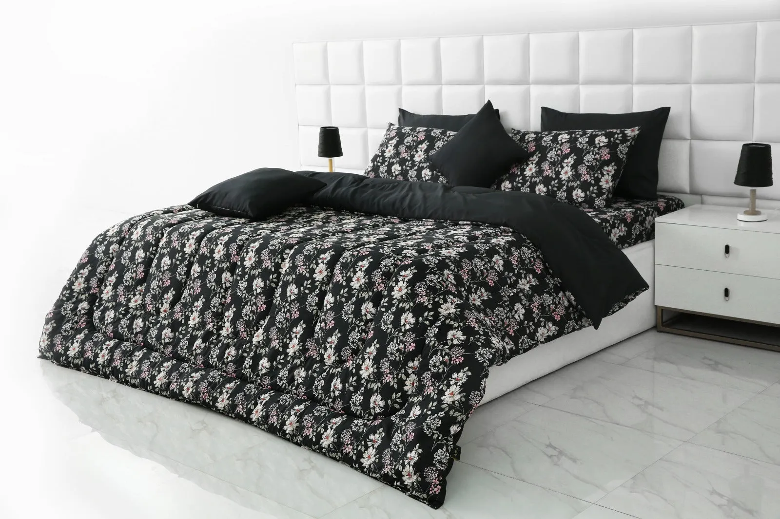 8 PCs Winter Comforter Set- Mid Night Garden