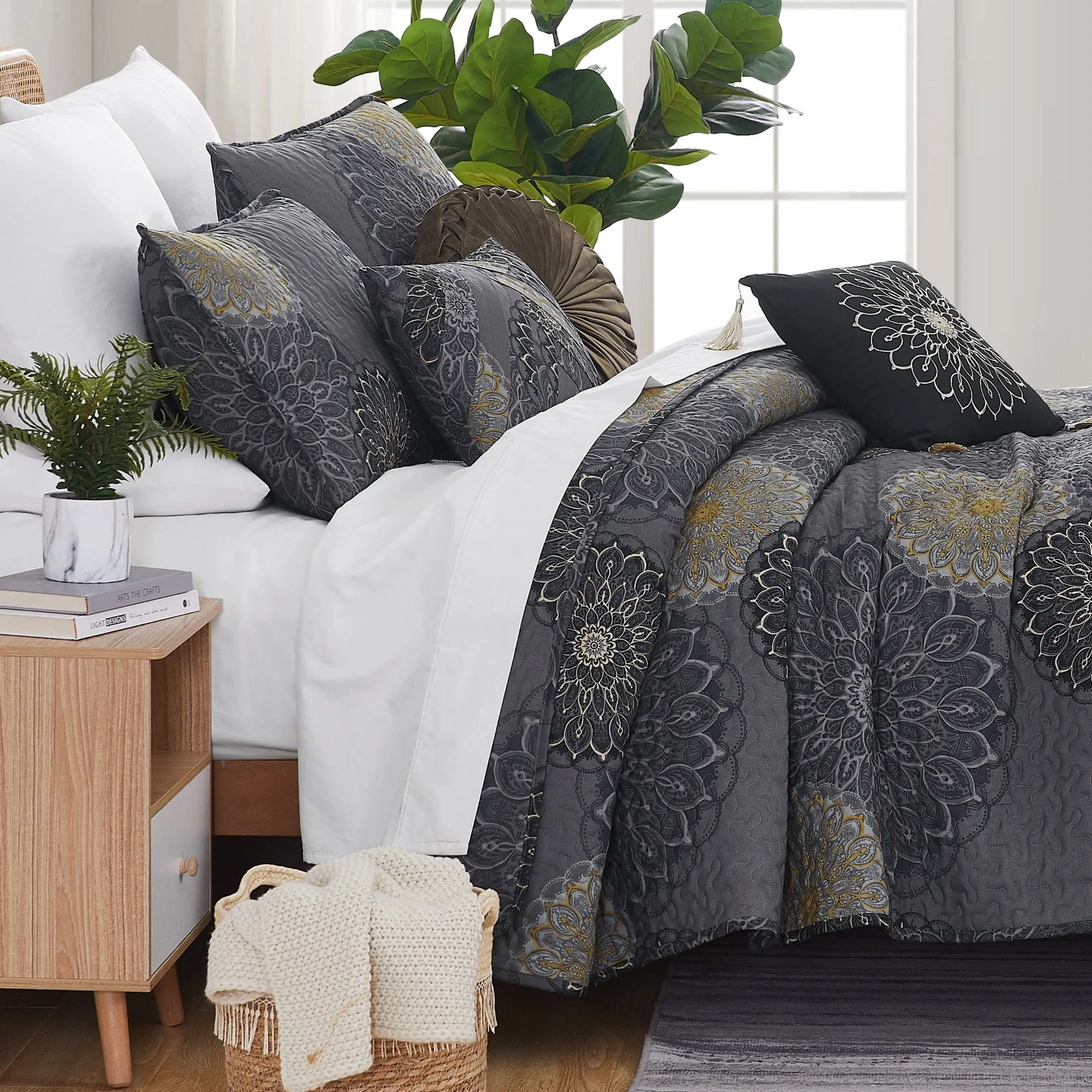 Midnight Floral 6-Piece Quilt Bedding Set