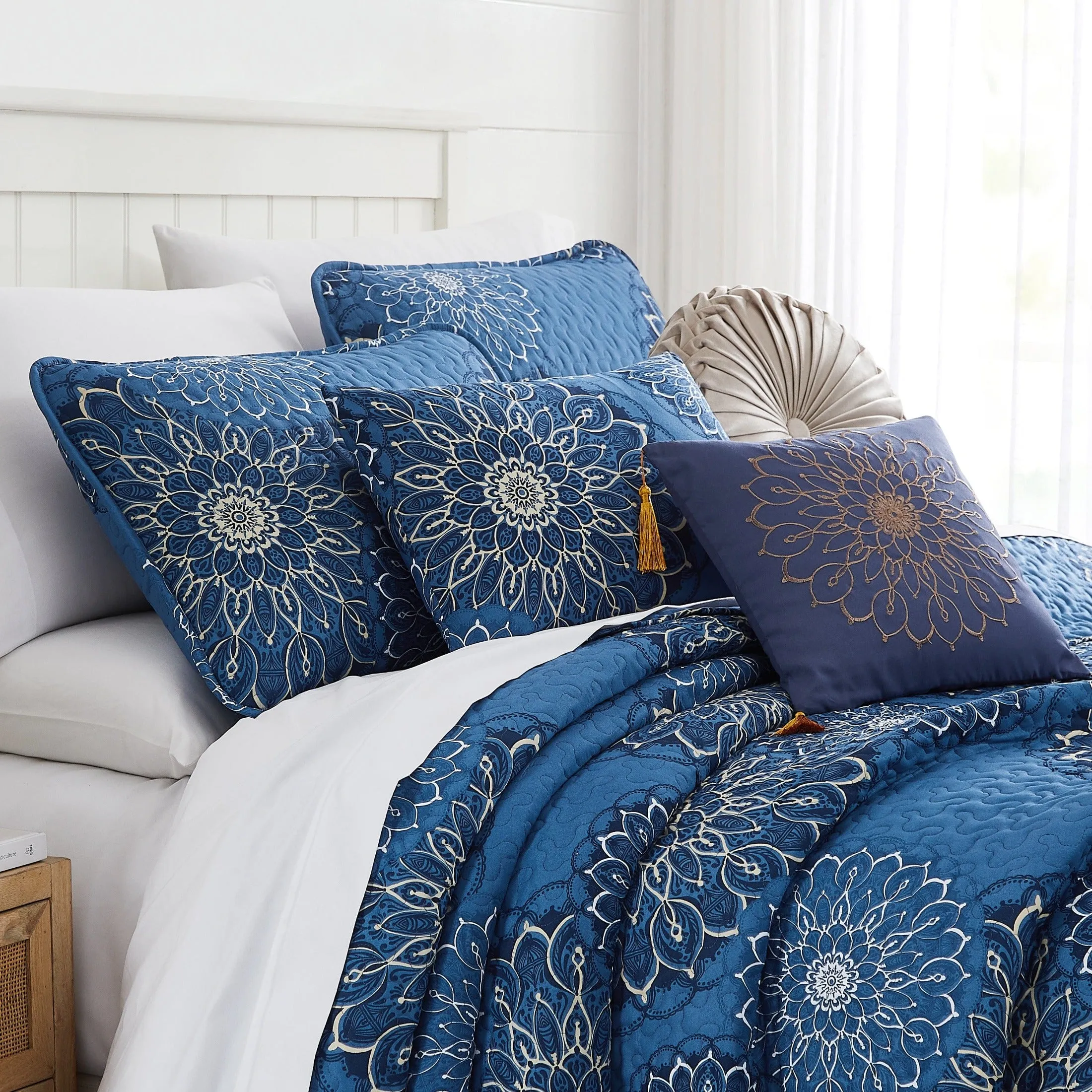 Midnight Floral 6-Piece Quilt Bedding Set