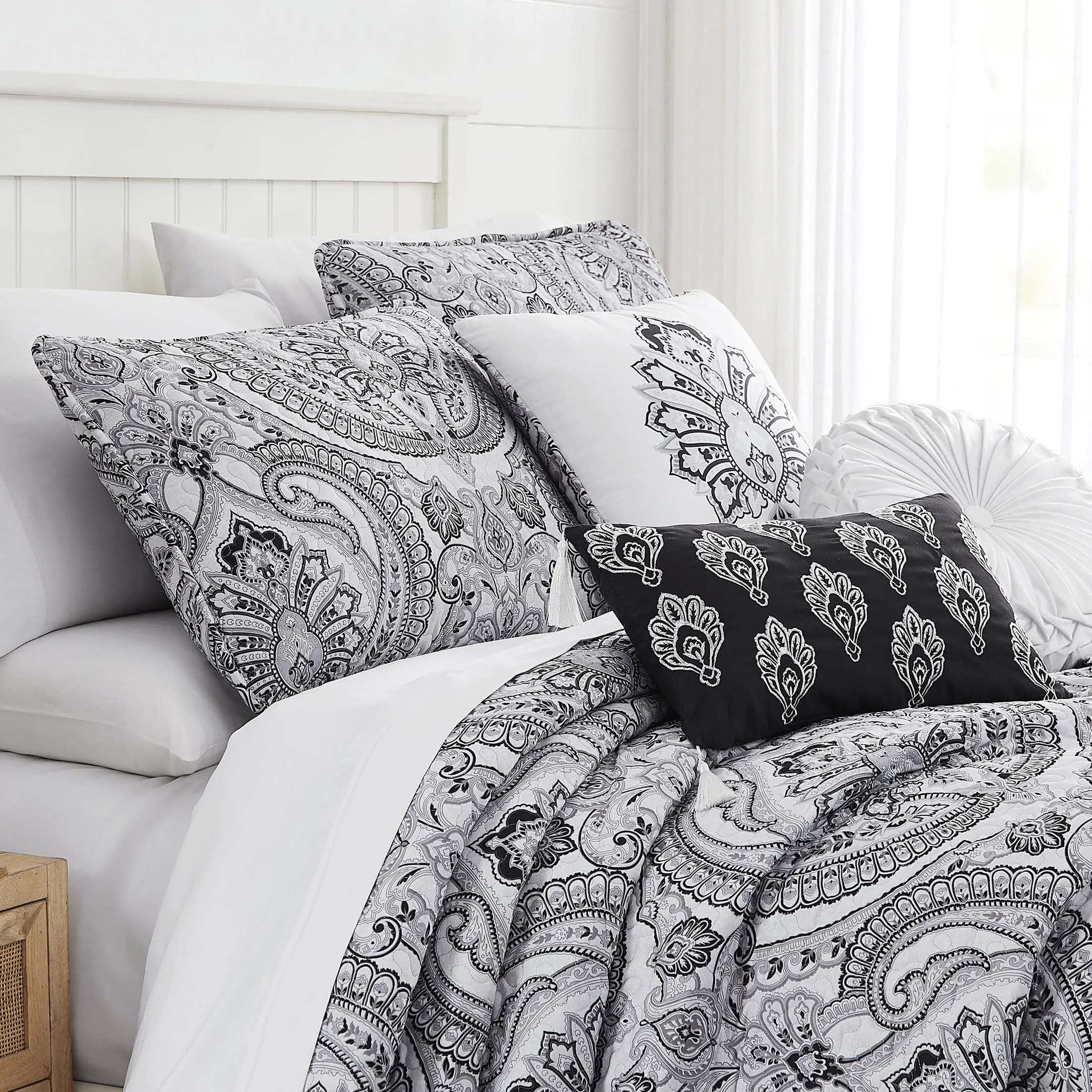 Pure Melody 6-Piece Quilt Bedding Set