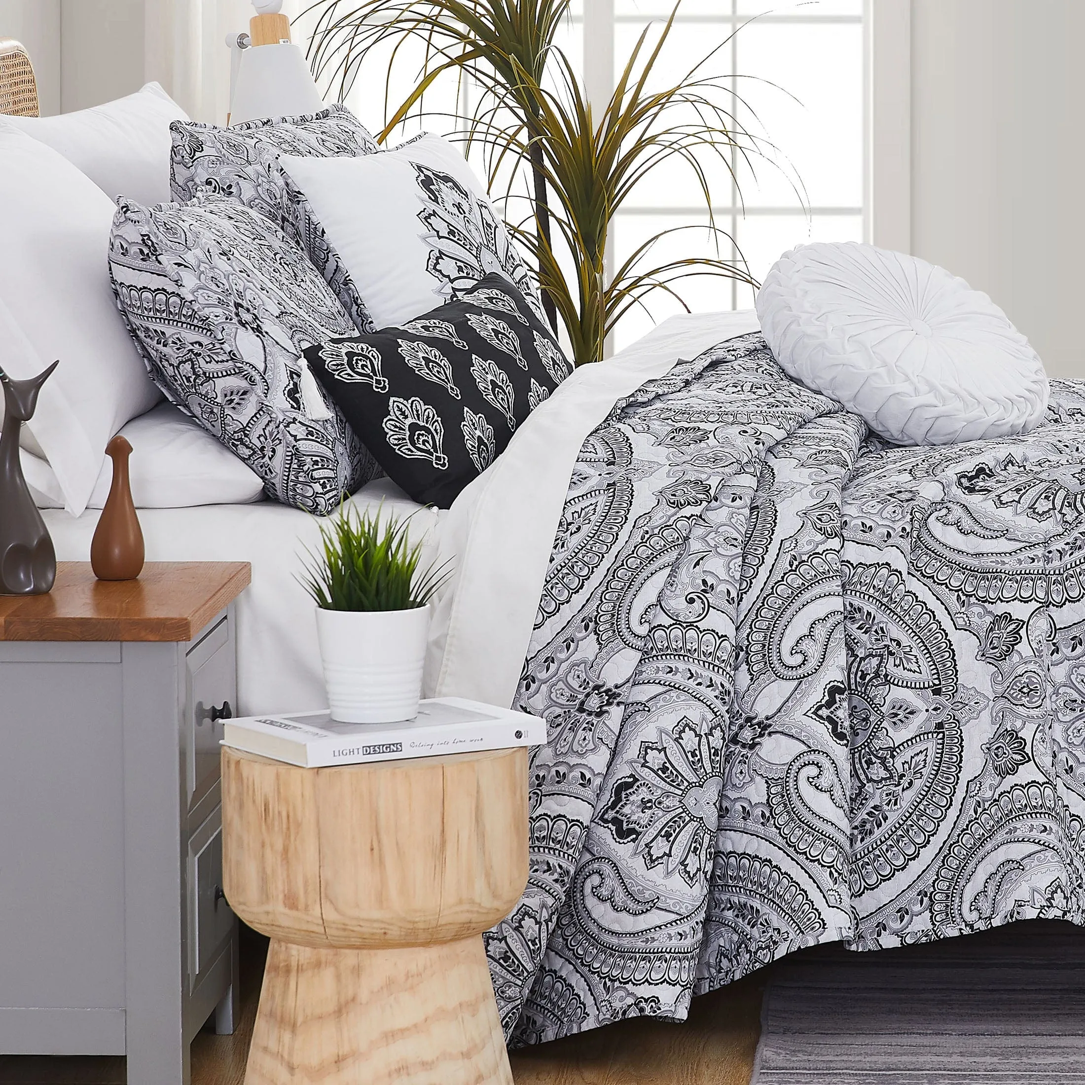 Pure Melody 6-Piece Quilt Bedding Set