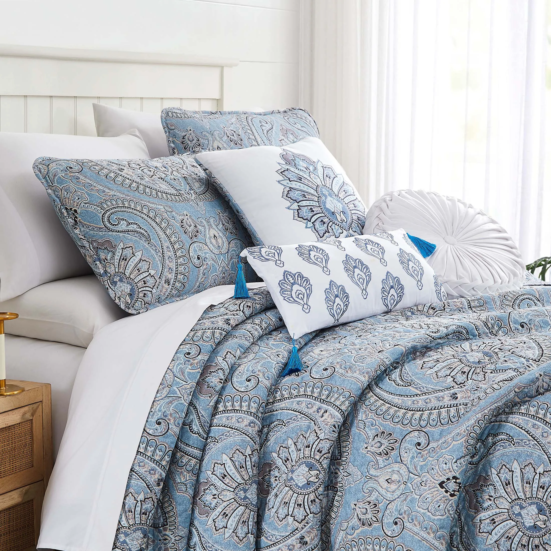 Pure Melody 6-Piece Quilt Bedding Set