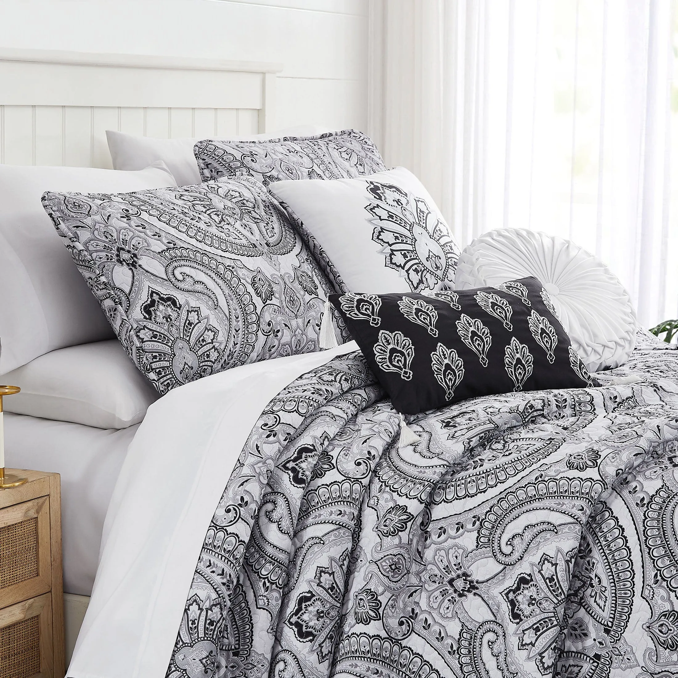 Pure Melody 6-Piece Quilt Bedding Set