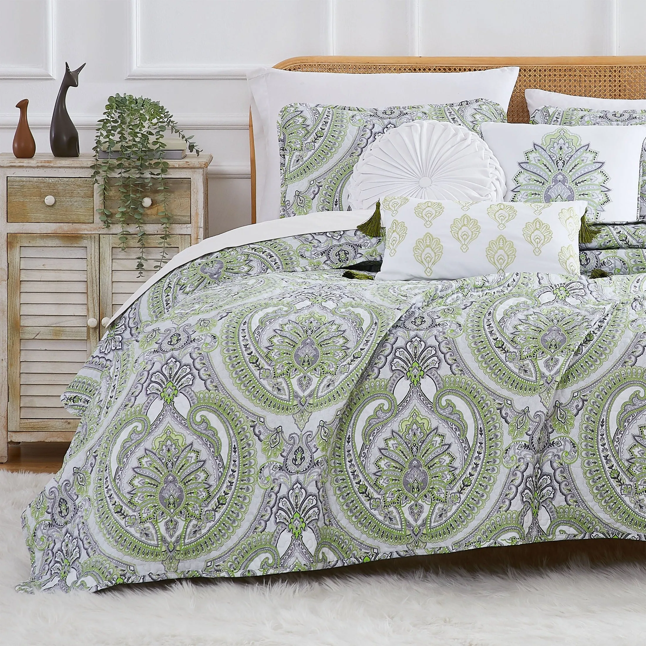 Pure Melody 6-Piece Quilt Bedding Set