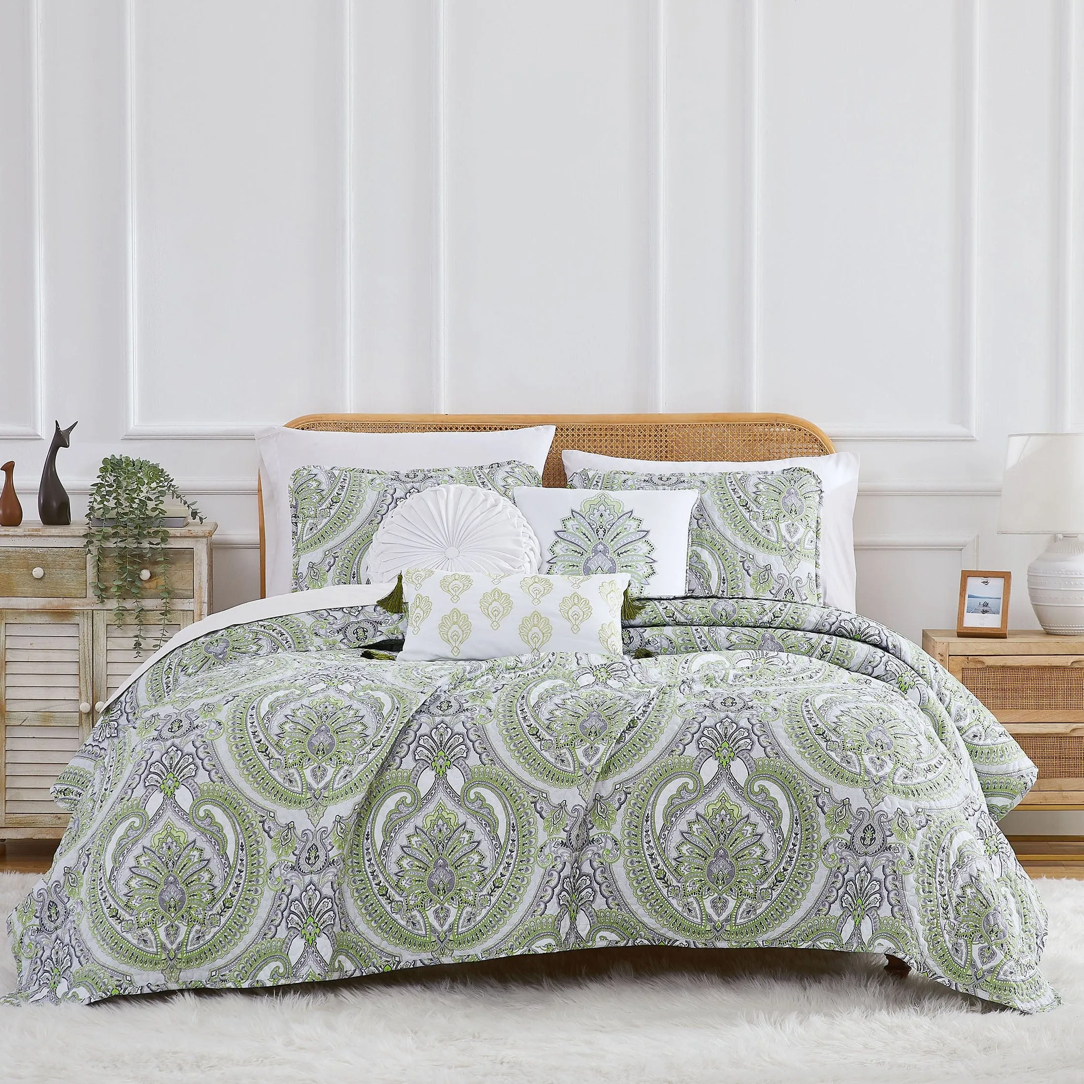 Pure Melody 6-Piece Quilt Bedding Set